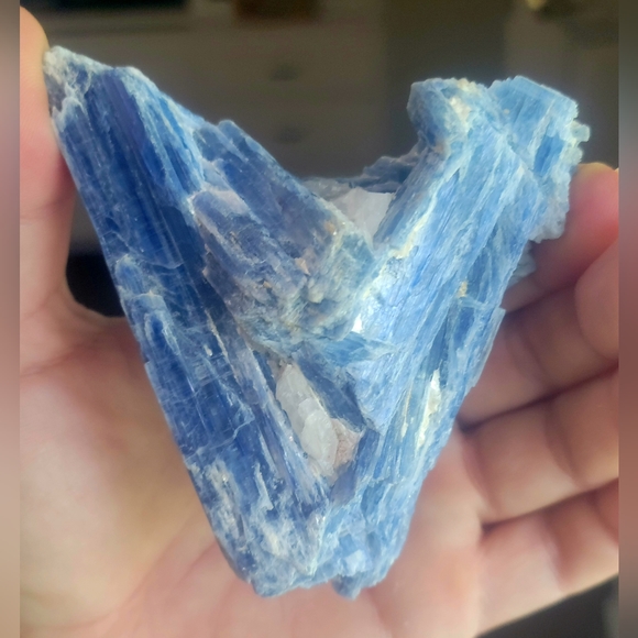 Blue Kyanite Crystal - Picture 5 of 11